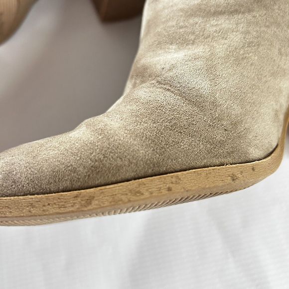 Qupid Taupe Faux Suede Booties with Heel size 8 - Picture 4 of 8